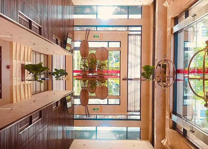 New Century 4* Hạ Long