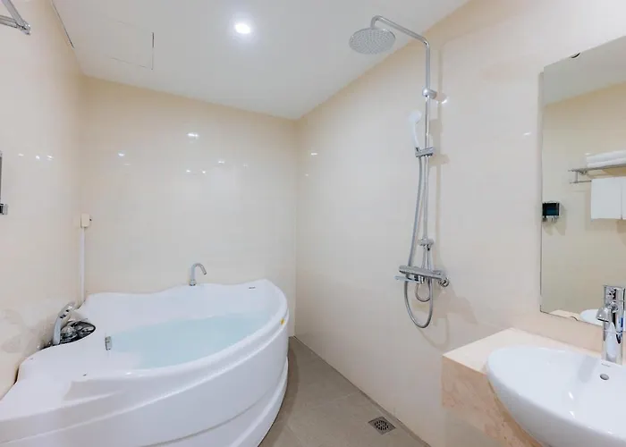 New Century Hotel Hạ Long