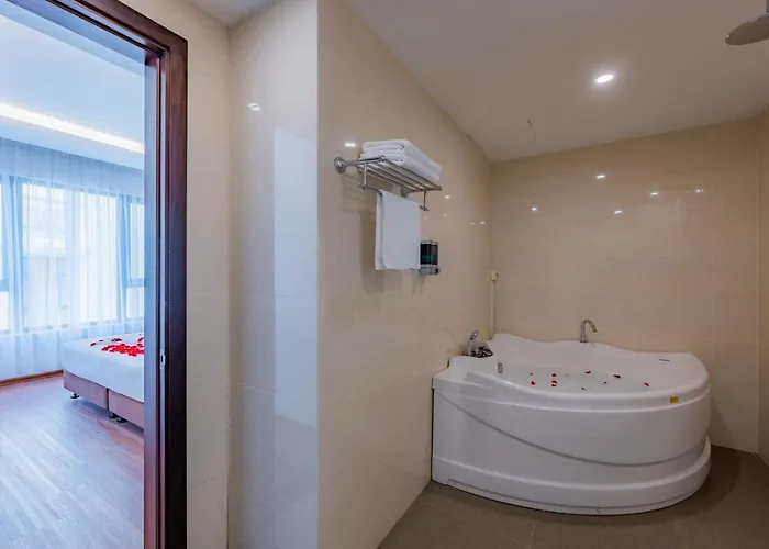 New Century Hotel Hạ Long