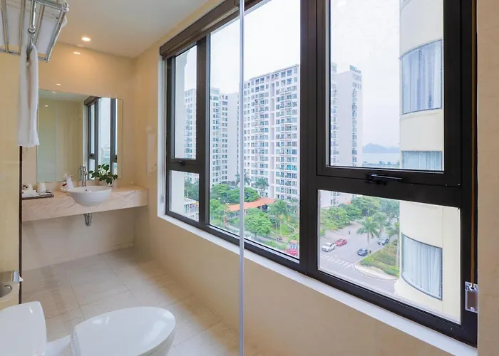 New Century Hạ Long