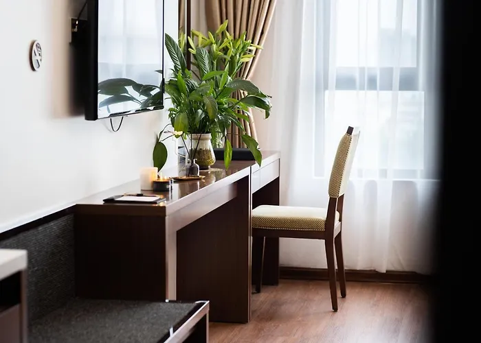 New Century 4* Hạ Long